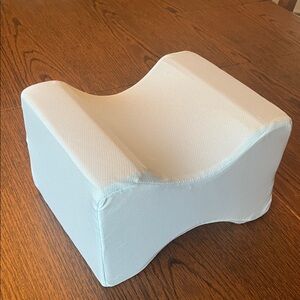 Sharper Image Cooling Comfort Knee Pillow